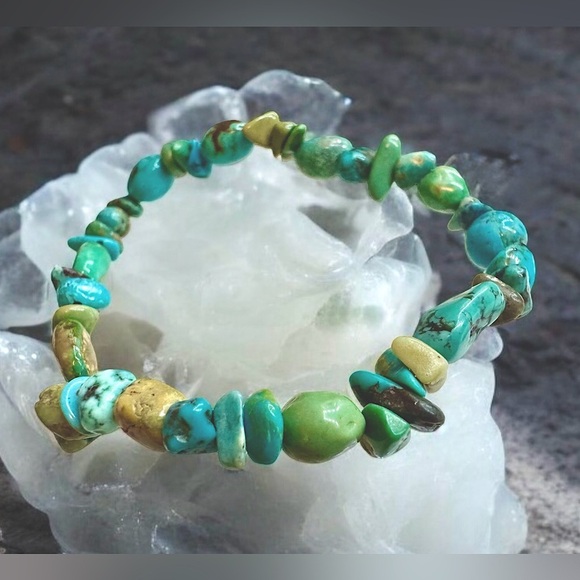 Turquoise Nugget Stretch Bracelet - Picture 1 of 10